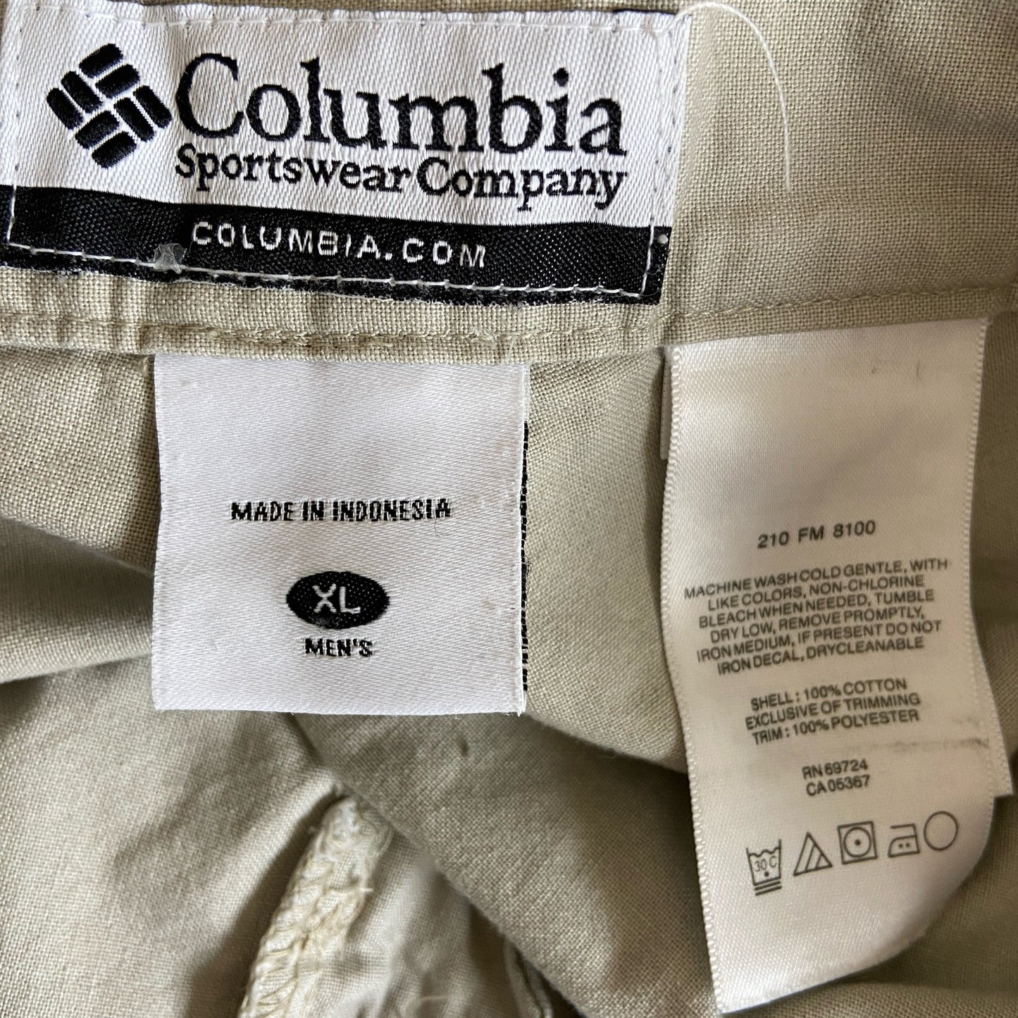 Columbia PFG Light Khaki Shorts - Men's XL
