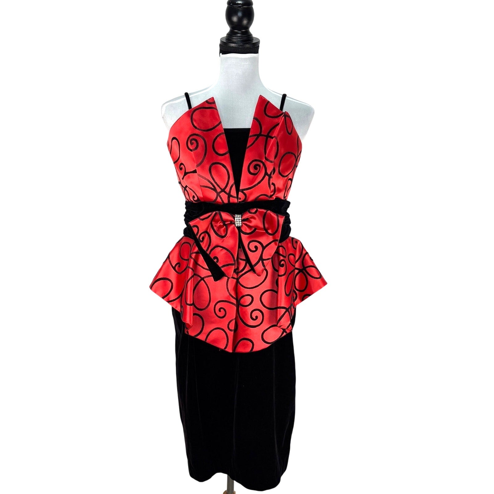 American Vintage 80s 90s Black Velvet Red Trim Sheath Slip Dress - Wom Threaded Social Club American Vintage 80s 90s Black Velvet Red Trim Sheath Slip Dress - Wom Threaded Social Club