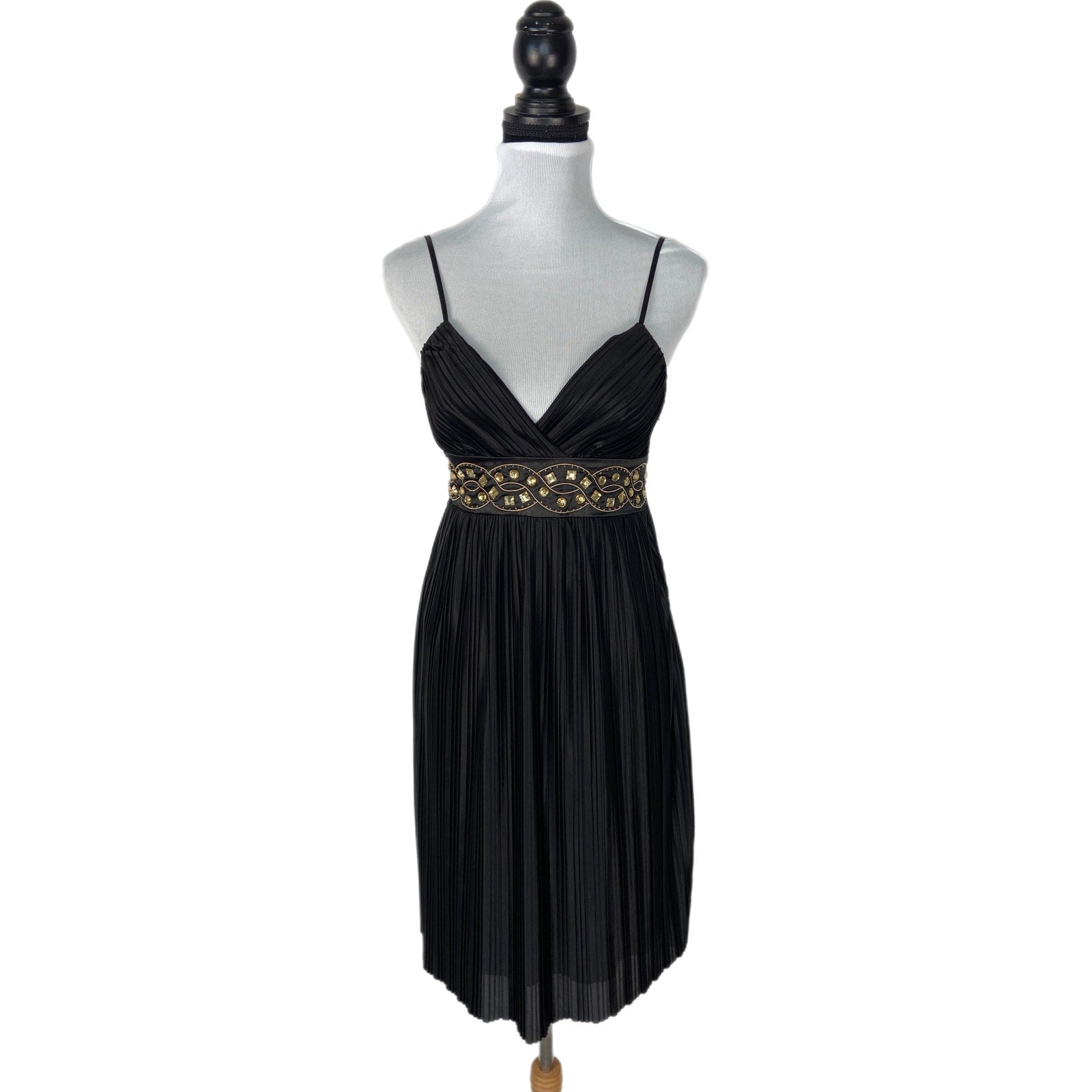 Pleated Empire Waist Grecian Style Formal Dress - Women's Size 6 Threaded Social Club Pleated Empire Waist Grecian Style Formal Dress - Women's Size 6 Threaded Social Club
