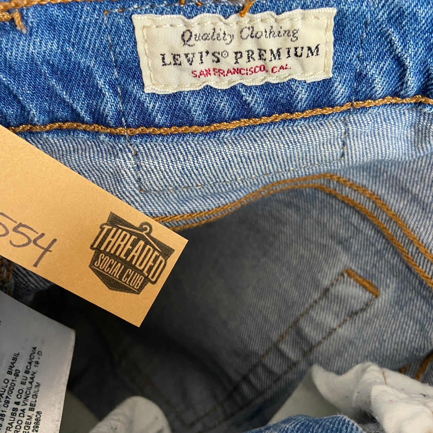 Levi's 501 Original Cropped Stretch Jeans in Jive Song Medium Wash - Women's 24