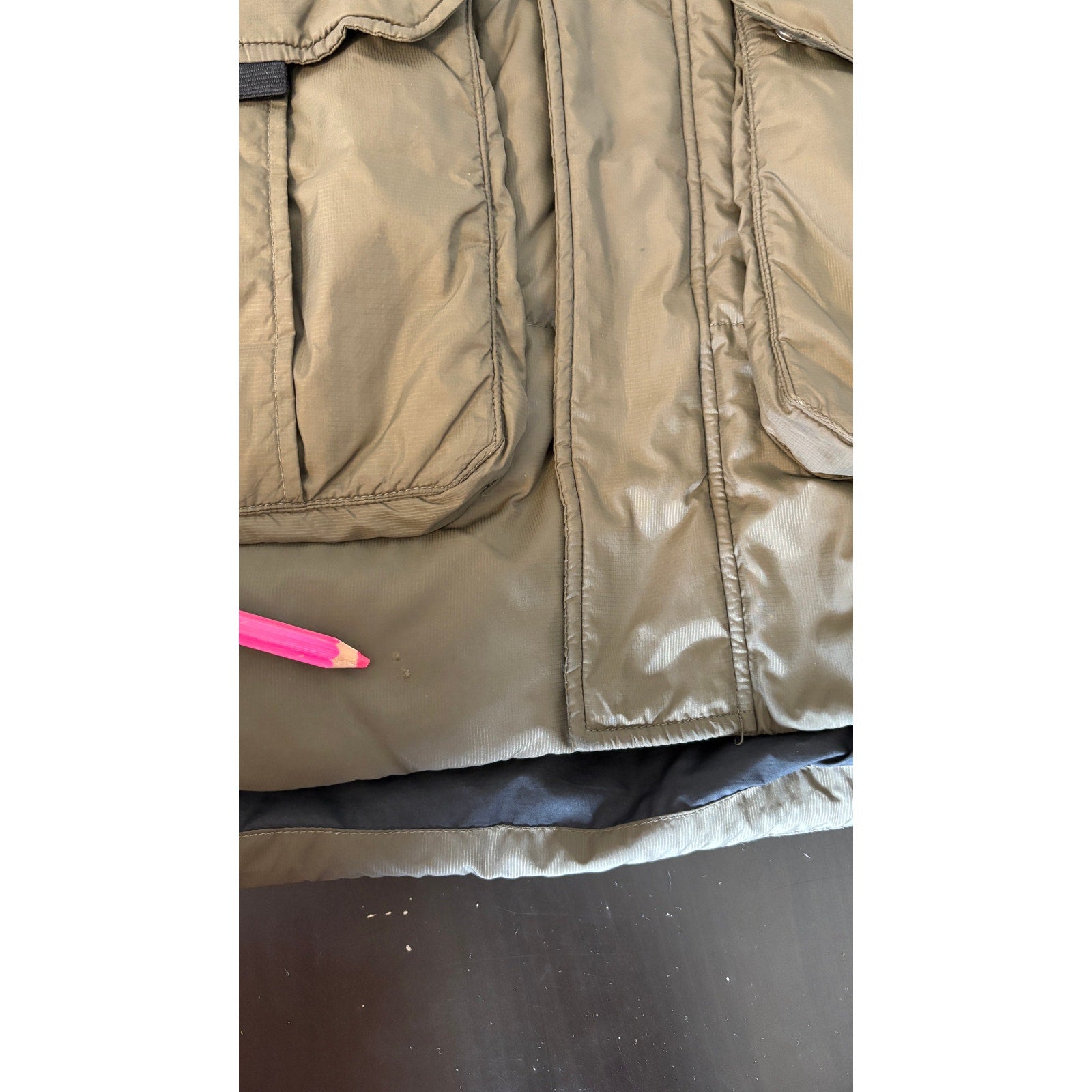 Eddie Bauer Dark Green Quilted Nylon Goose Down Coat - Men's Size M