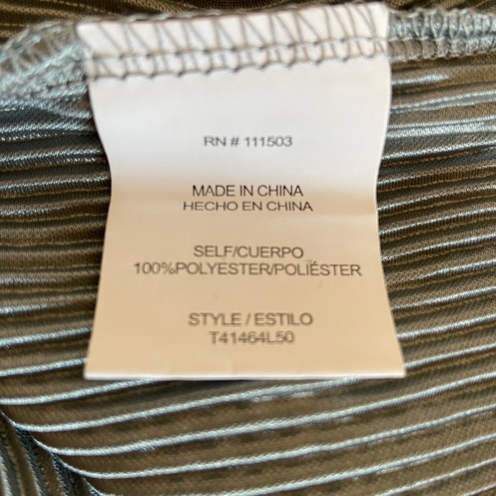 Luxology Silver Crinkle Collared V Neck Shirt - Women's Size M
