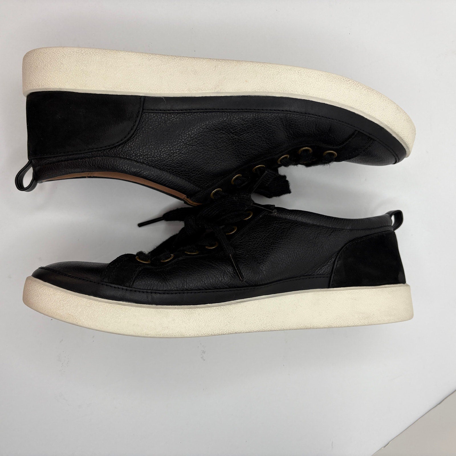 Vionic Winny Onyx Leather Low Top Sneakers - Women's Size 11