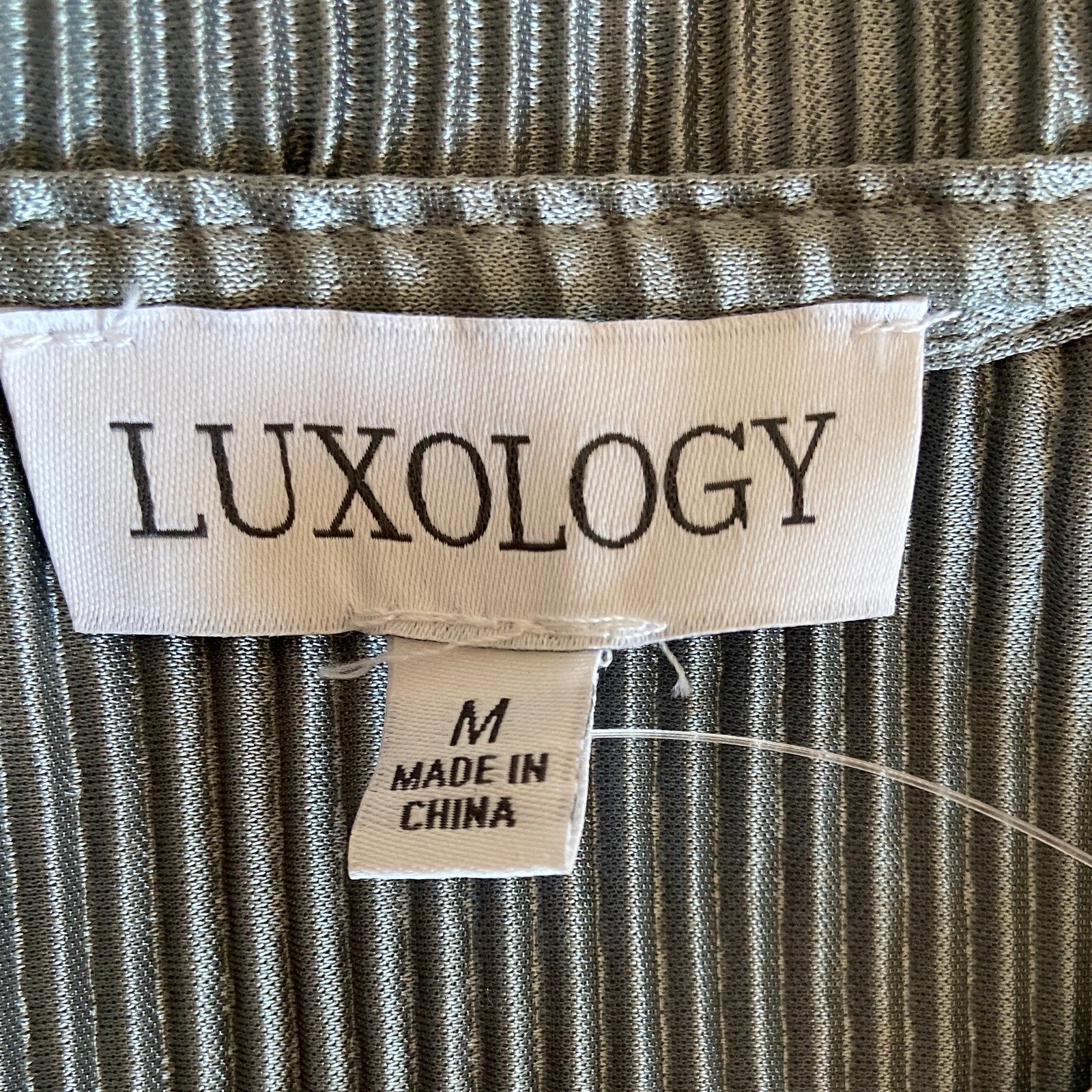 Luxology Silver Crinkle Collared V Neck Shirt - Women's Size M
