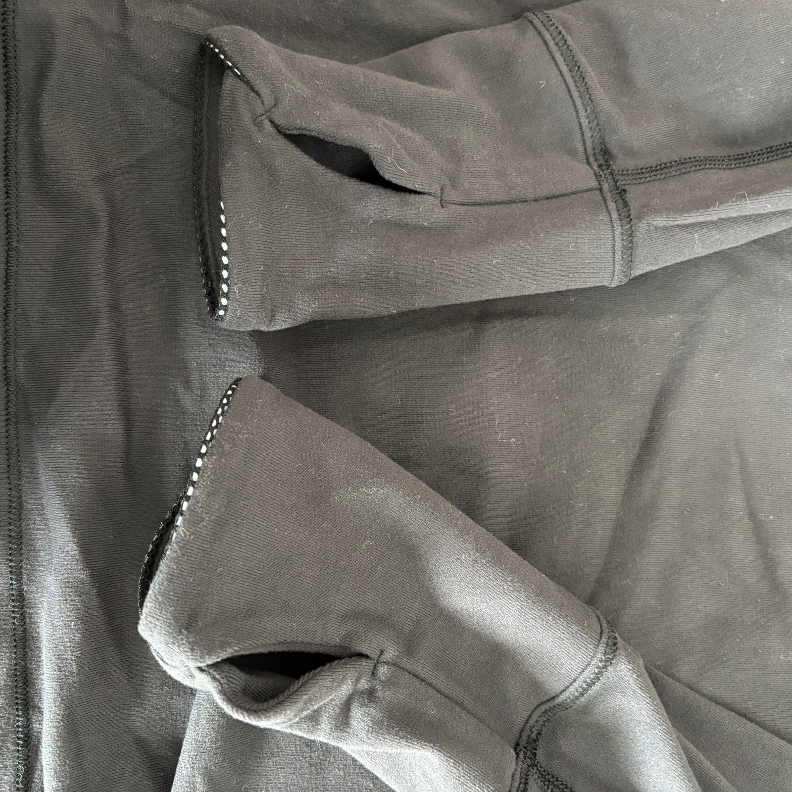 Lululemon Hill And Valley Turtleneck in Black - Women's Size 6