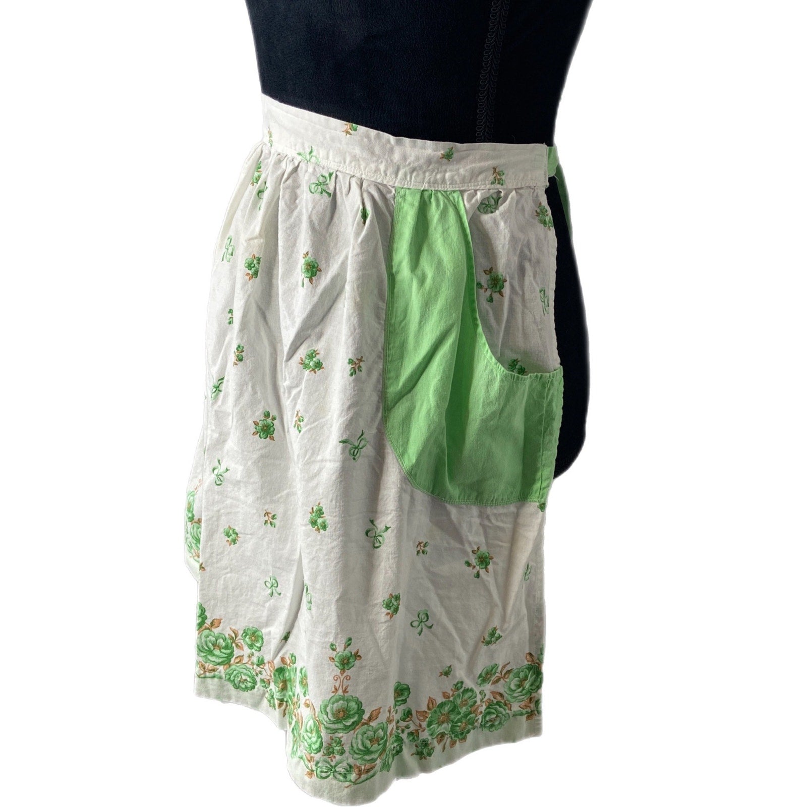Vintage 50's 60's Floral Aprons - Set of 2