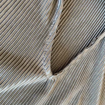 Luxology Silver Crinkle Collared V Neck Shirt - Women's Size M