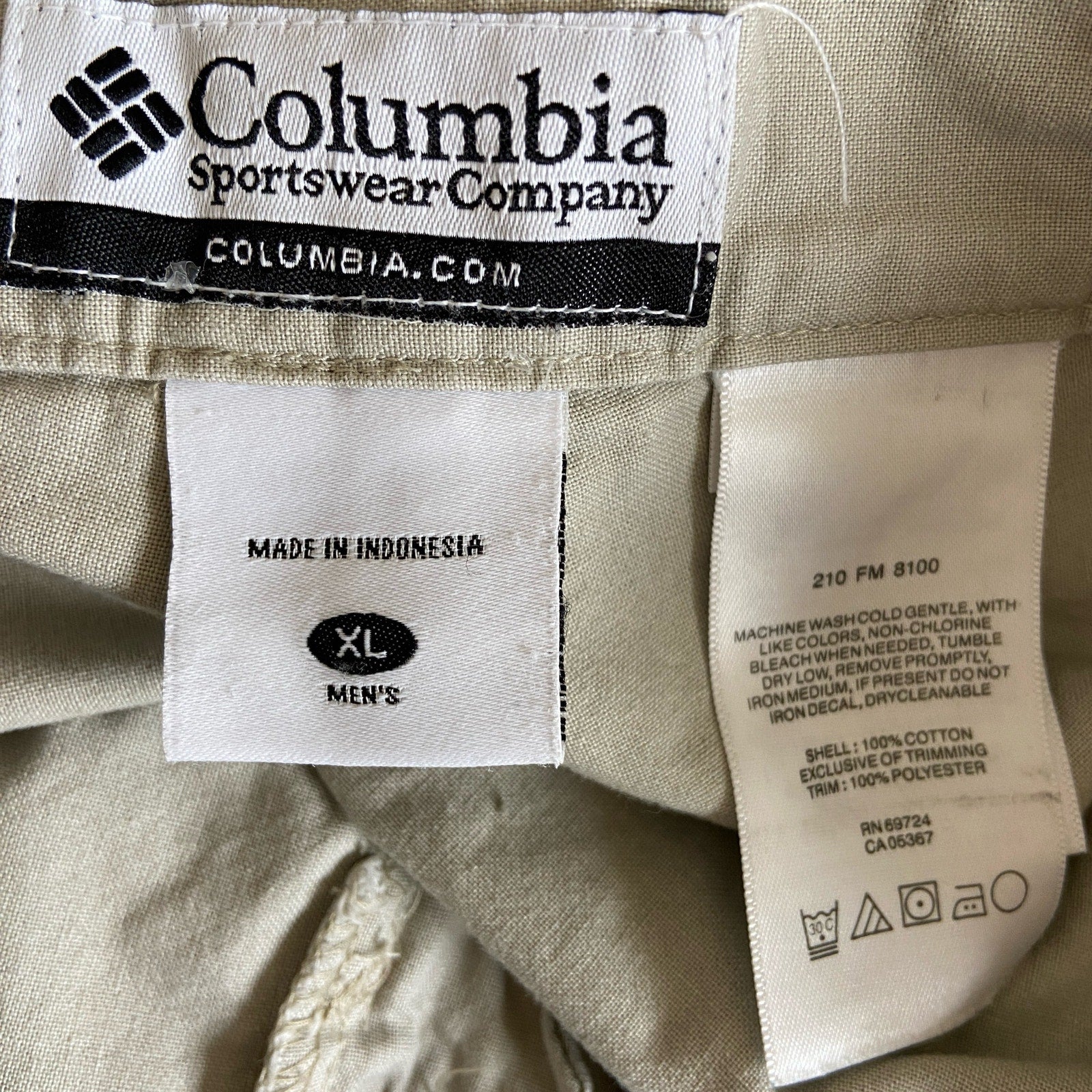 Columbia PFG Light Khaki Shorts - Men's XL