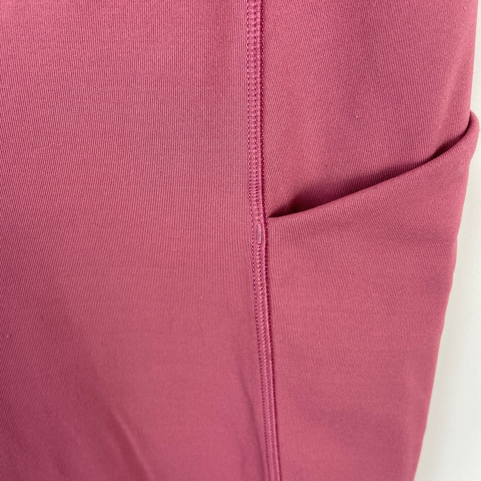 Lululemon Speed Up Tight Full-On Luxtreme in Moss Rose - Women's Size 8