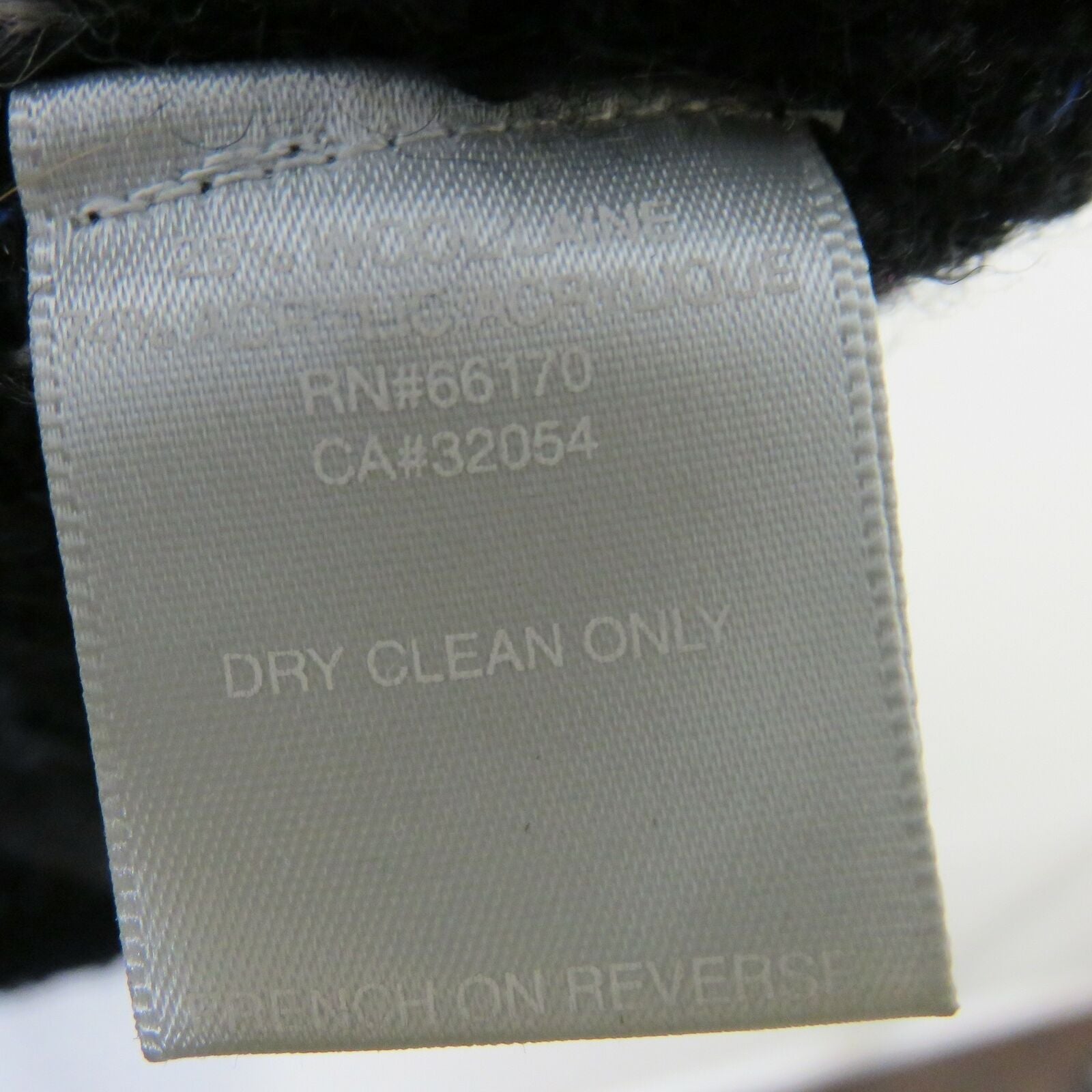 Sparkle & Fade Off Set Stripe Cozy V Neck Sweater - Women's Size M