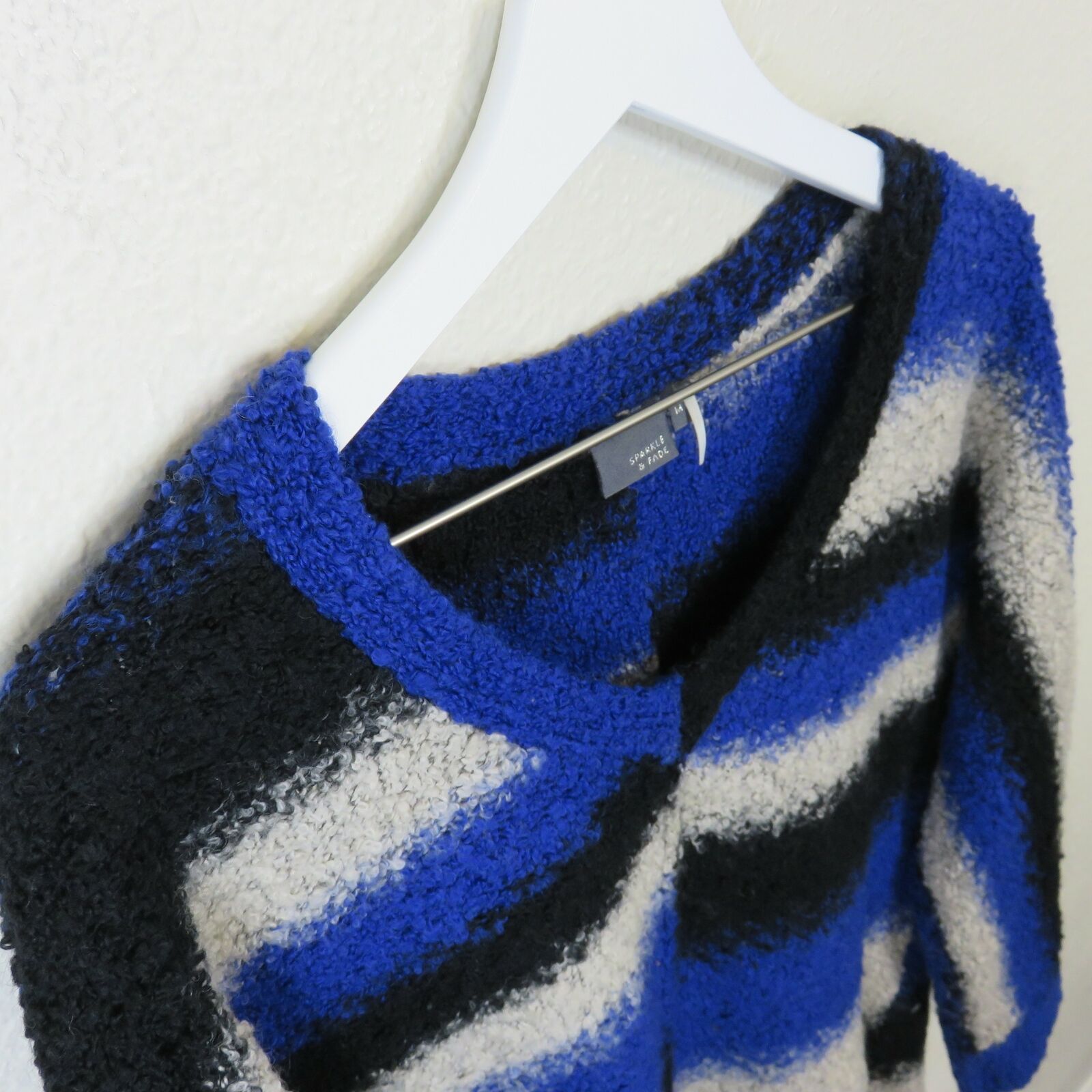 Sparkle & Fade Off Set Stripe Cozy V Neck Sweater - Women's Size M