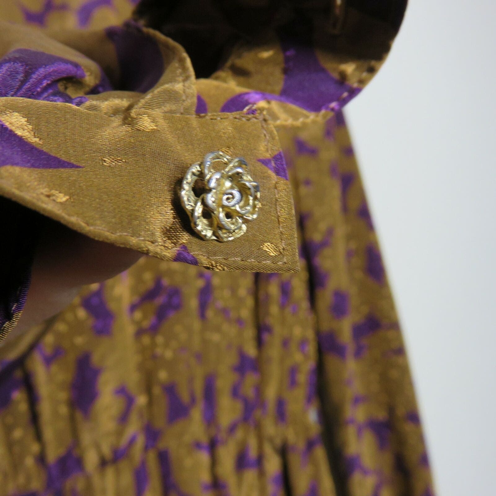 Vintage Floral Print Pleated Gold Fleck Dress - Women's Small