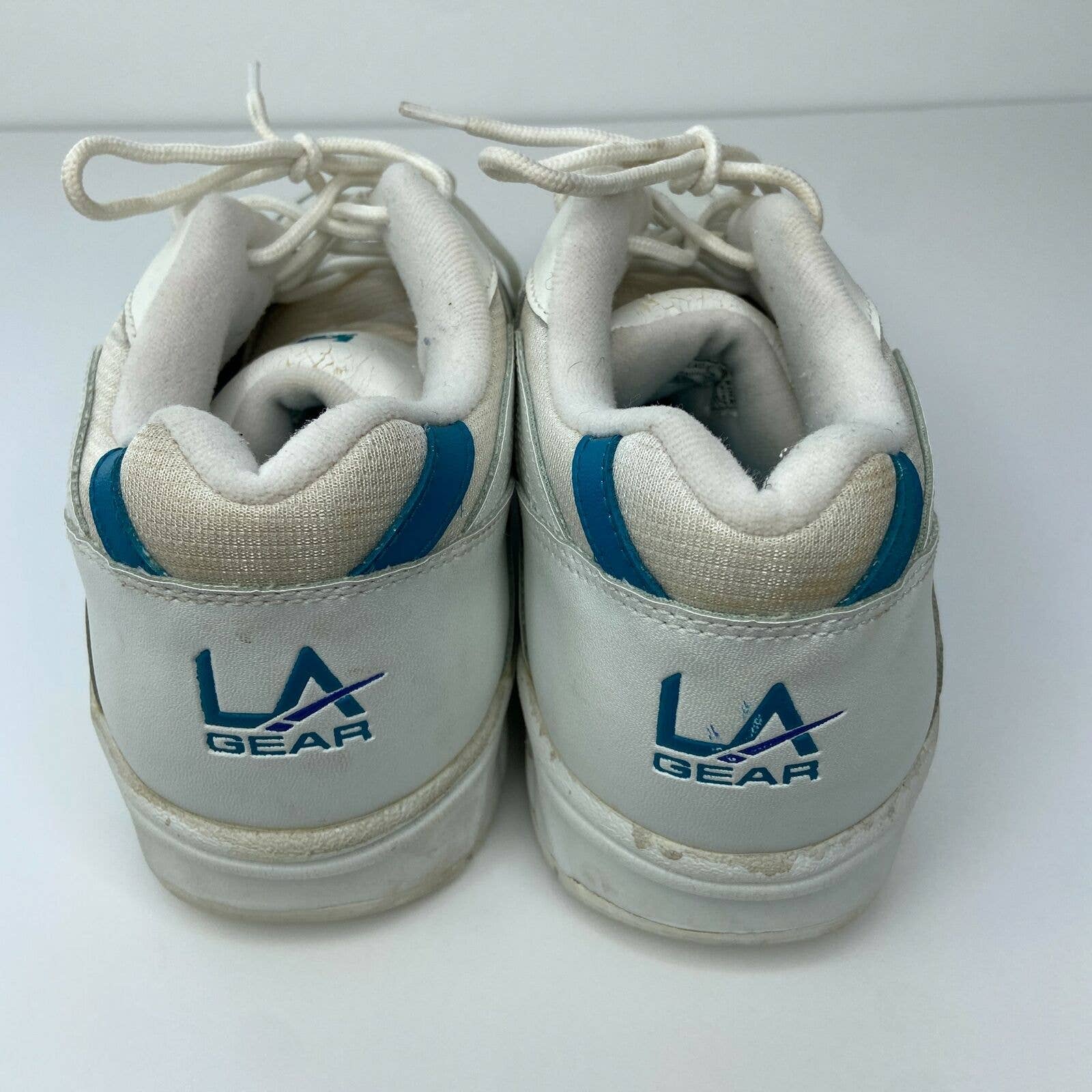 Vintage la store gear sneakers