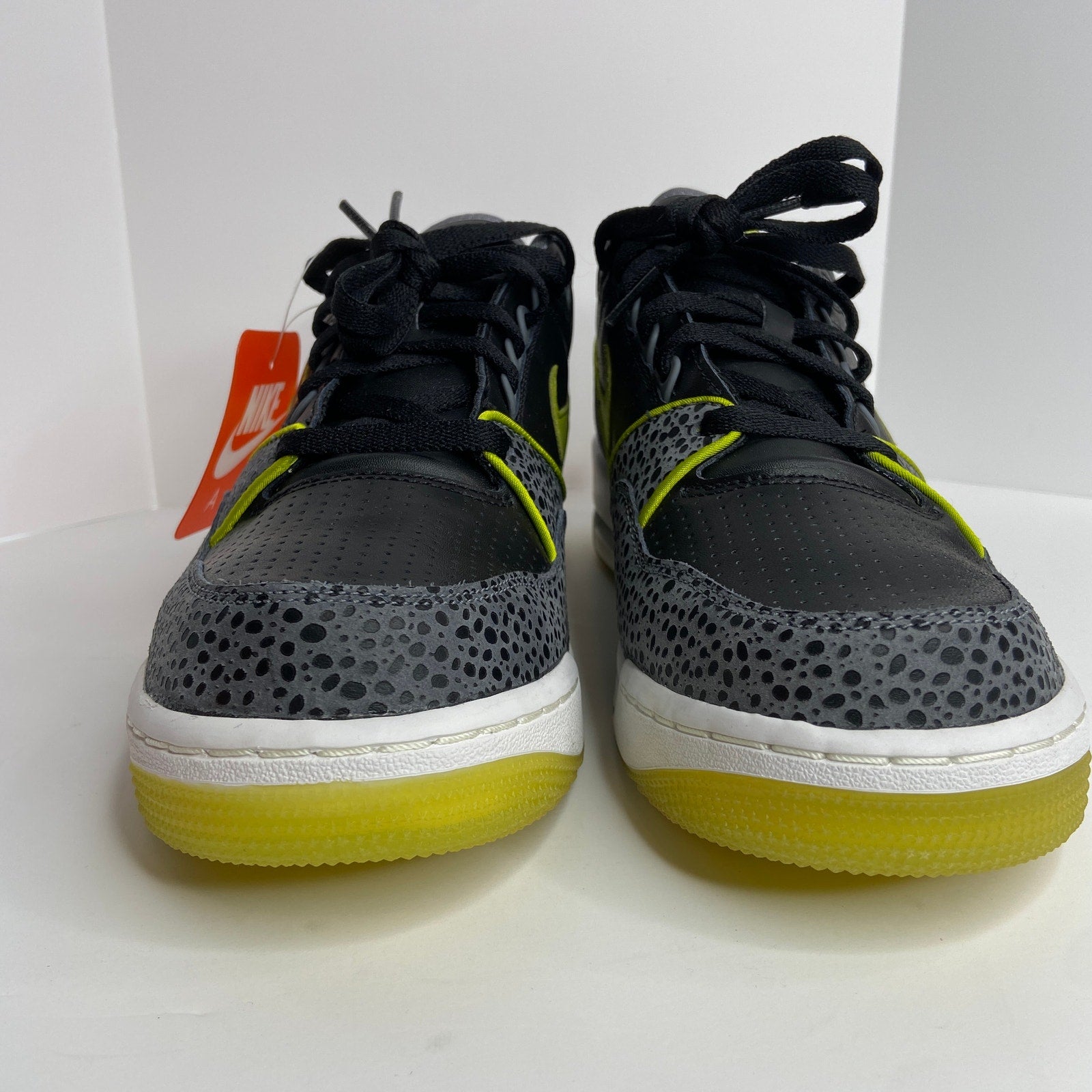 Nike AIR Assault Low Bright Cactus Sneakers NIB - Men's Size 10.5