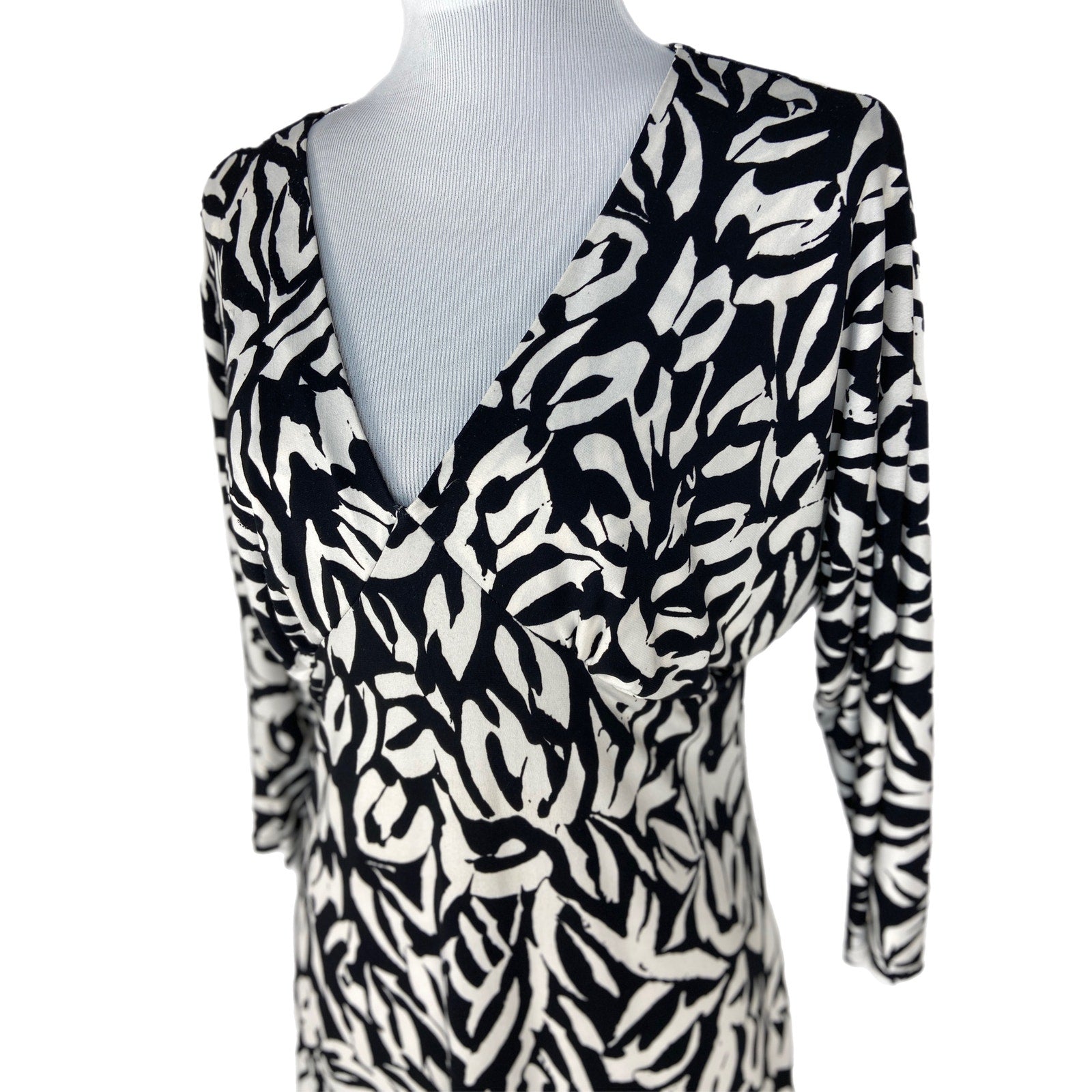August Silk Patterned 3/4 Sleeve Dress - Women's Size M