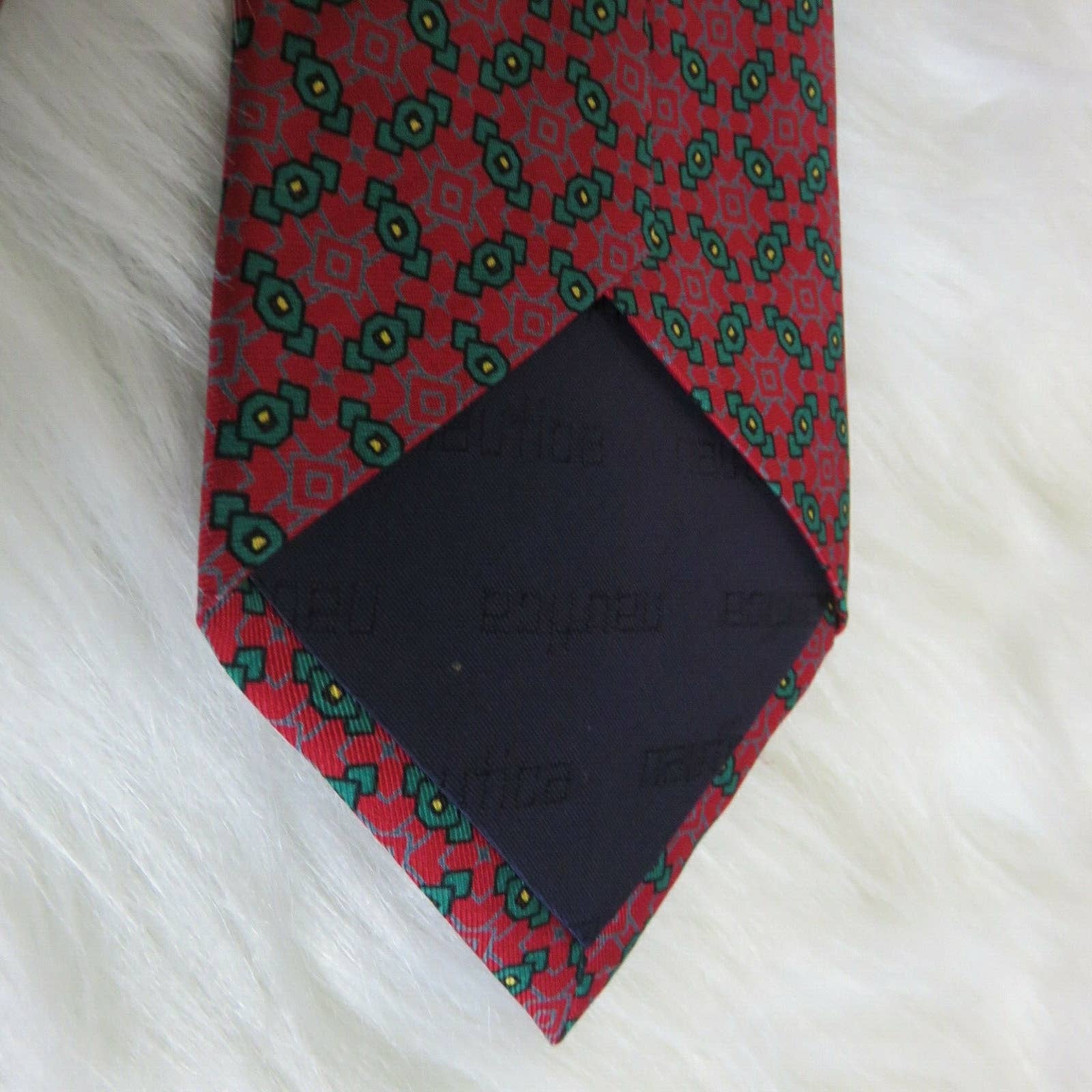 Vintage Nautica Holiday Red Green Silk Wreath Tie - Men's