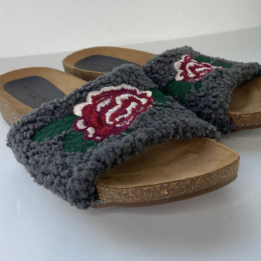 Rock & Candy Faux Fur Embroidered Floral Slides - Women's Size 9.5