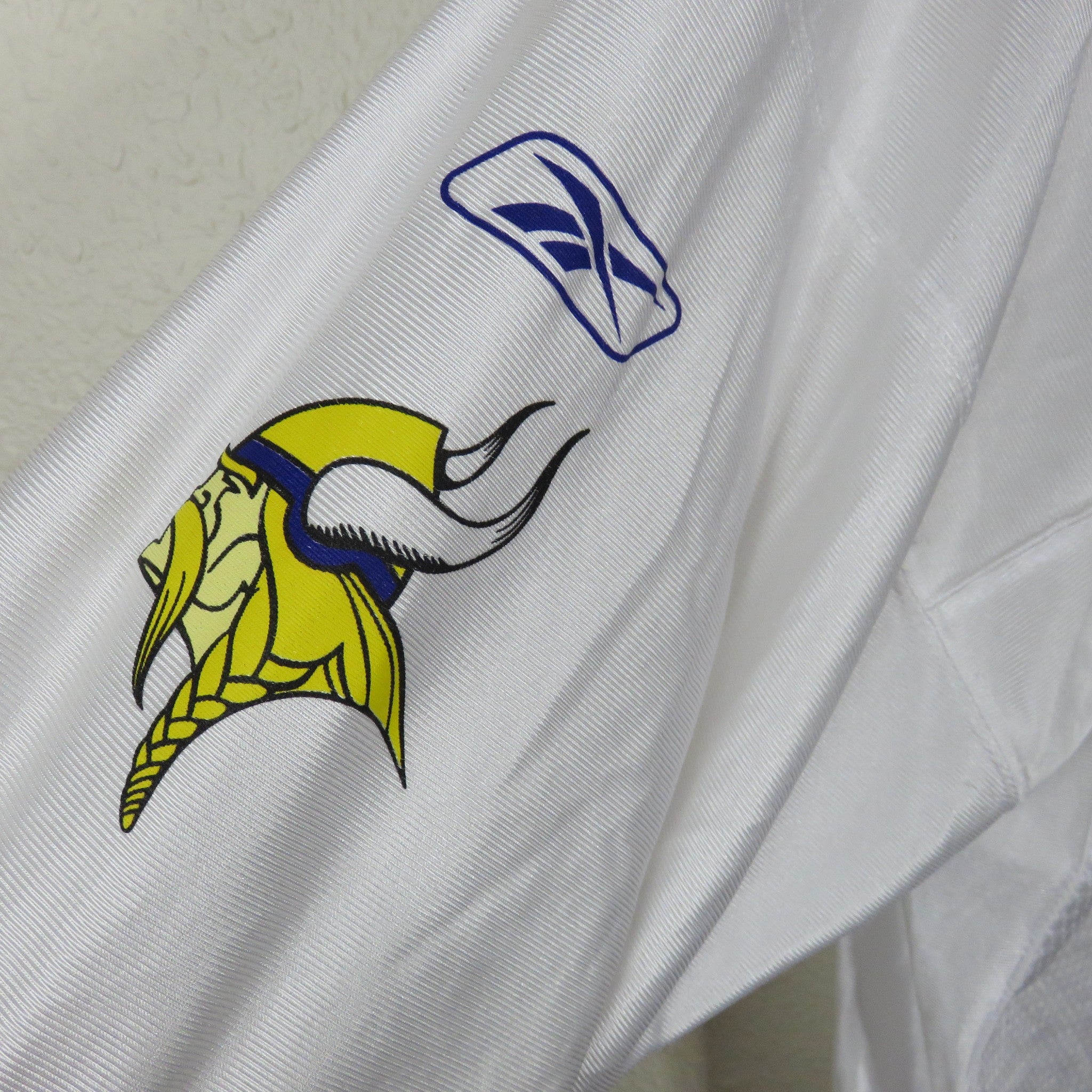 Reebok Brett Favre #4 Vikings Football Jersey - Men's Size Large